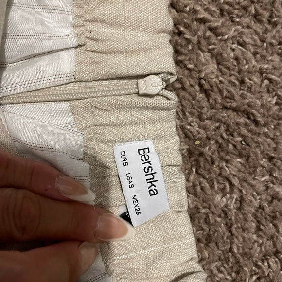 Bershka Cream Mini Skirt with Black Buttons - Picture 3 of 5